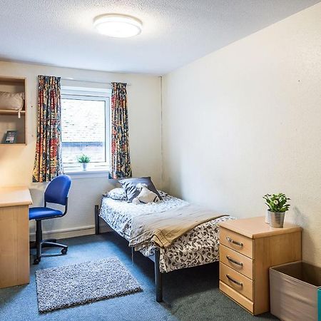 Joivy Budget 4,5 And 6 Bed Private Flats, In Historic Old Town (Adults Only) Edinburgh Ngoại thất bức ảnh