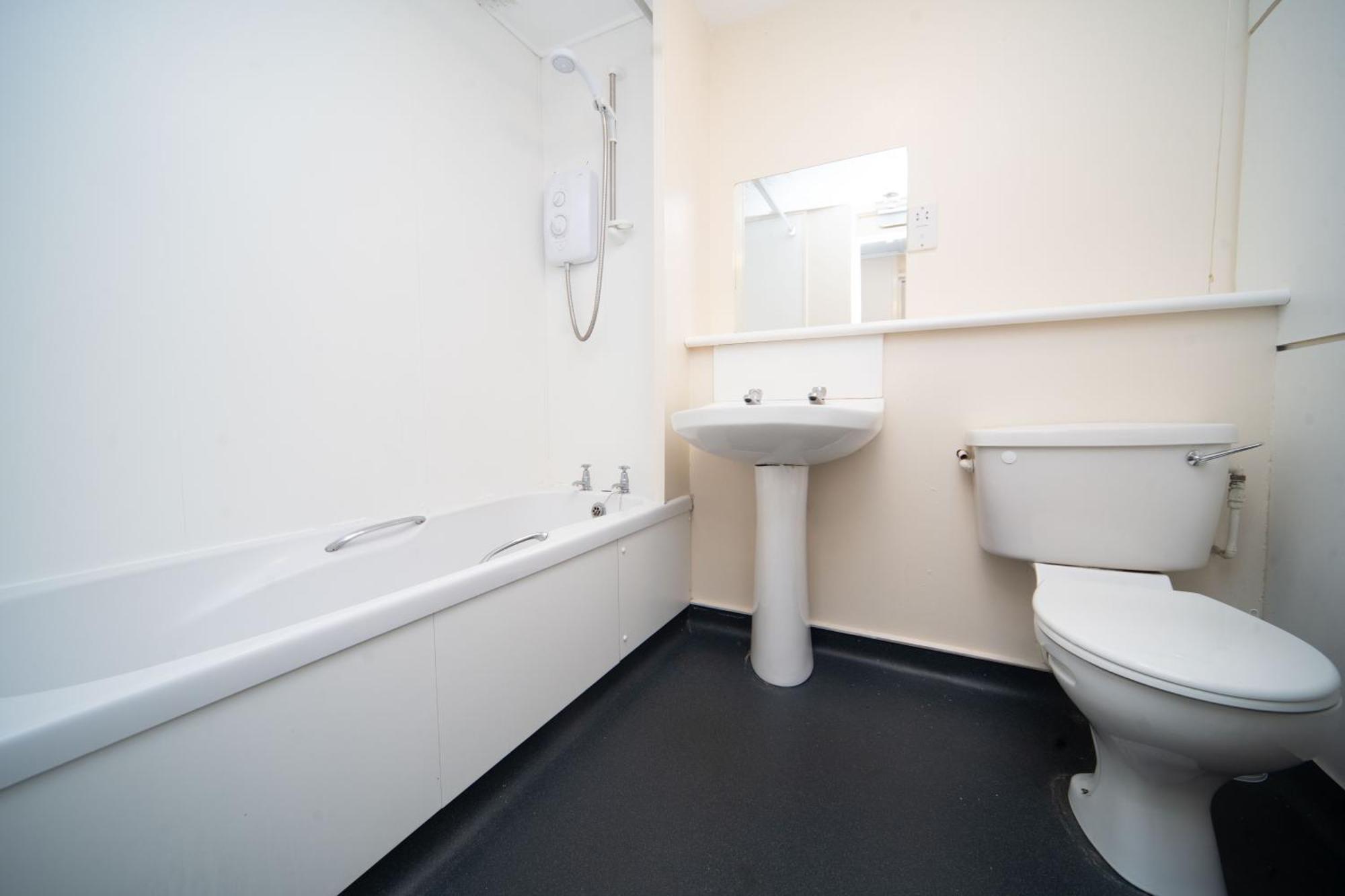 Joivy Budget 4,5 And 6 Bed Private Flats, In Historic Old Town (Adults Only) Edinburgh Ngoại thất bức ảnh