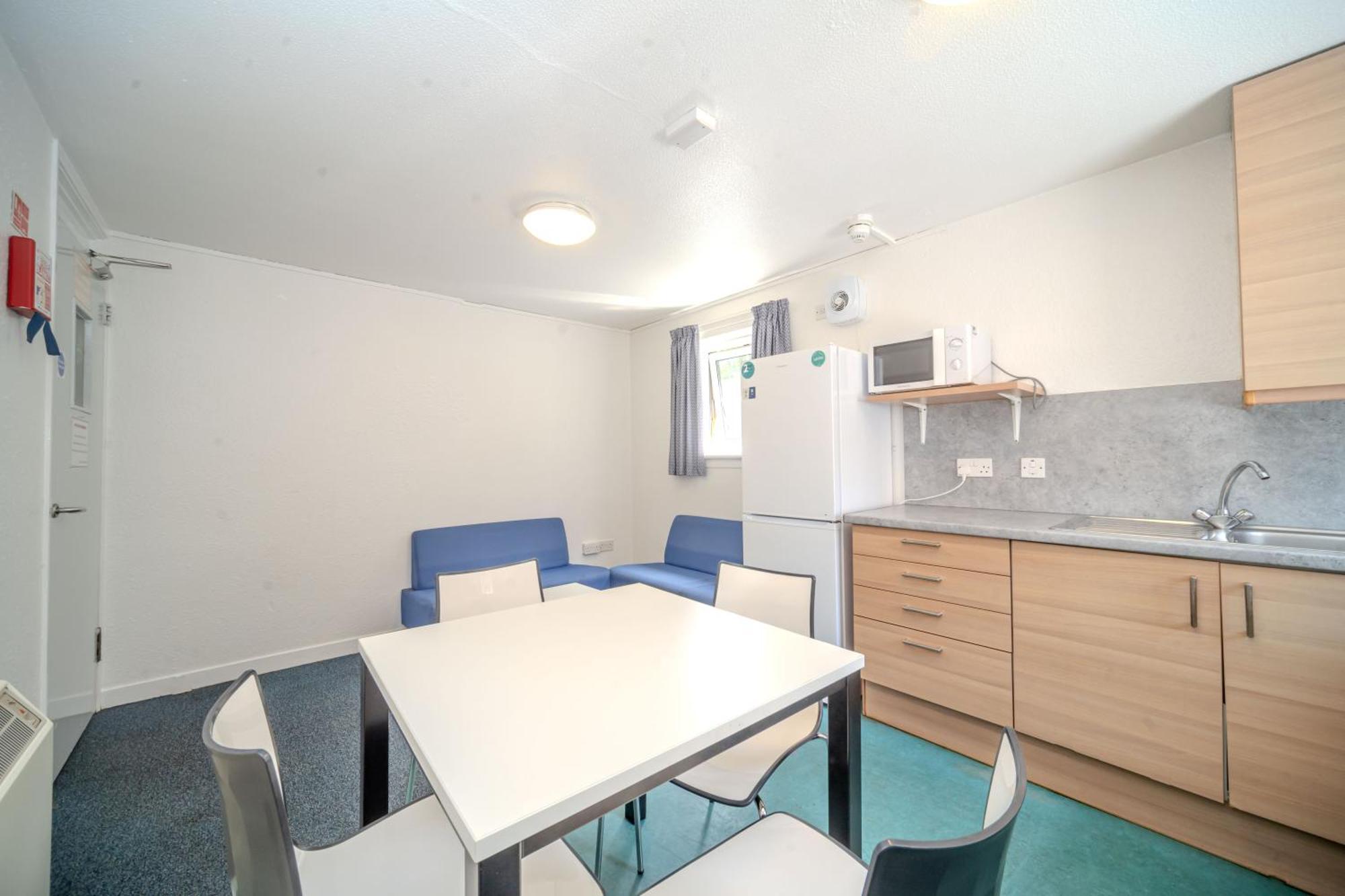 Joivy Budget 4,5 And 6 Bed Private Flats, In Historic Old Town (Adults Only) Edinburgh Ngoại thất bức ảnh