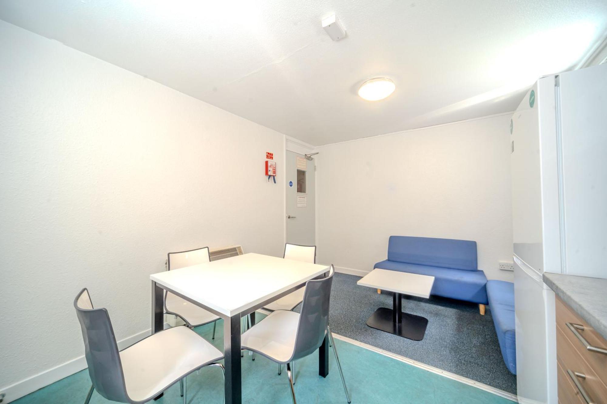 Joivy Budget 4,5 And 6 Bed Private Flats, In Historic Old Town (Adults Only) Edinburgh Ngoại thất bức ảnh